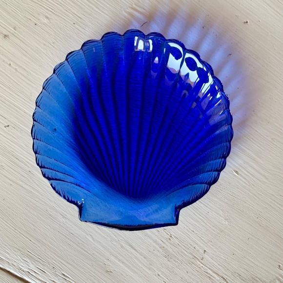 Vintage Arcopal Coquillage Cobalt Blue Glass Shell Plate | France - Picture 3 of 8